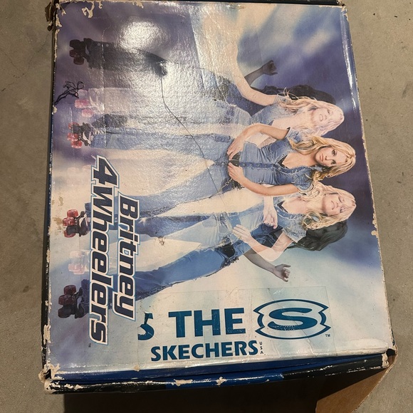 Britney 4-Wheelers Gray and Orange Roller Skates - Picture 3 of 10